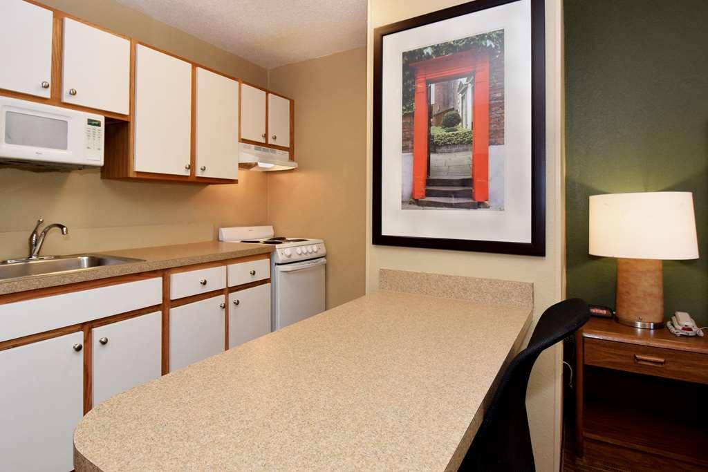 Extended Stay America Suites - Dallas - Plano Parkway - Medical Center Стая снимка